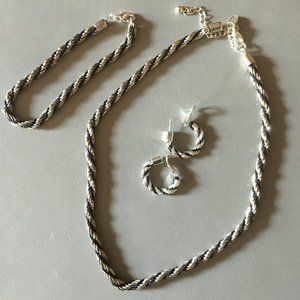 VINTAGE BLACK & GOLD TONE NECKLACE, BRACELET & EARRINGS SET